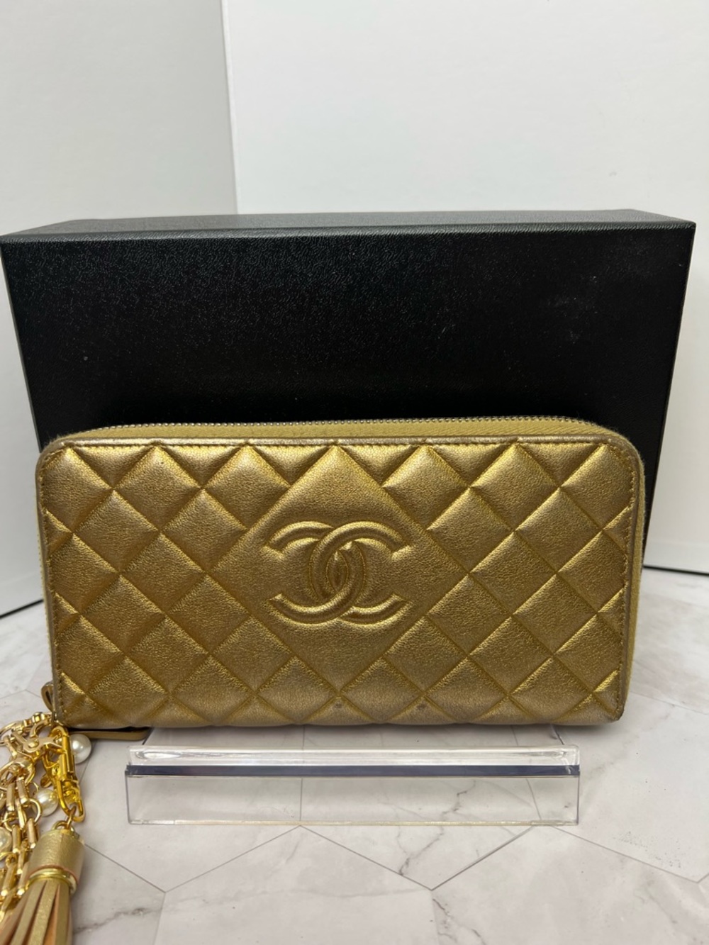 CHANEL Metallic Gold Quilted Zip Wallet - Picture 2 of 6